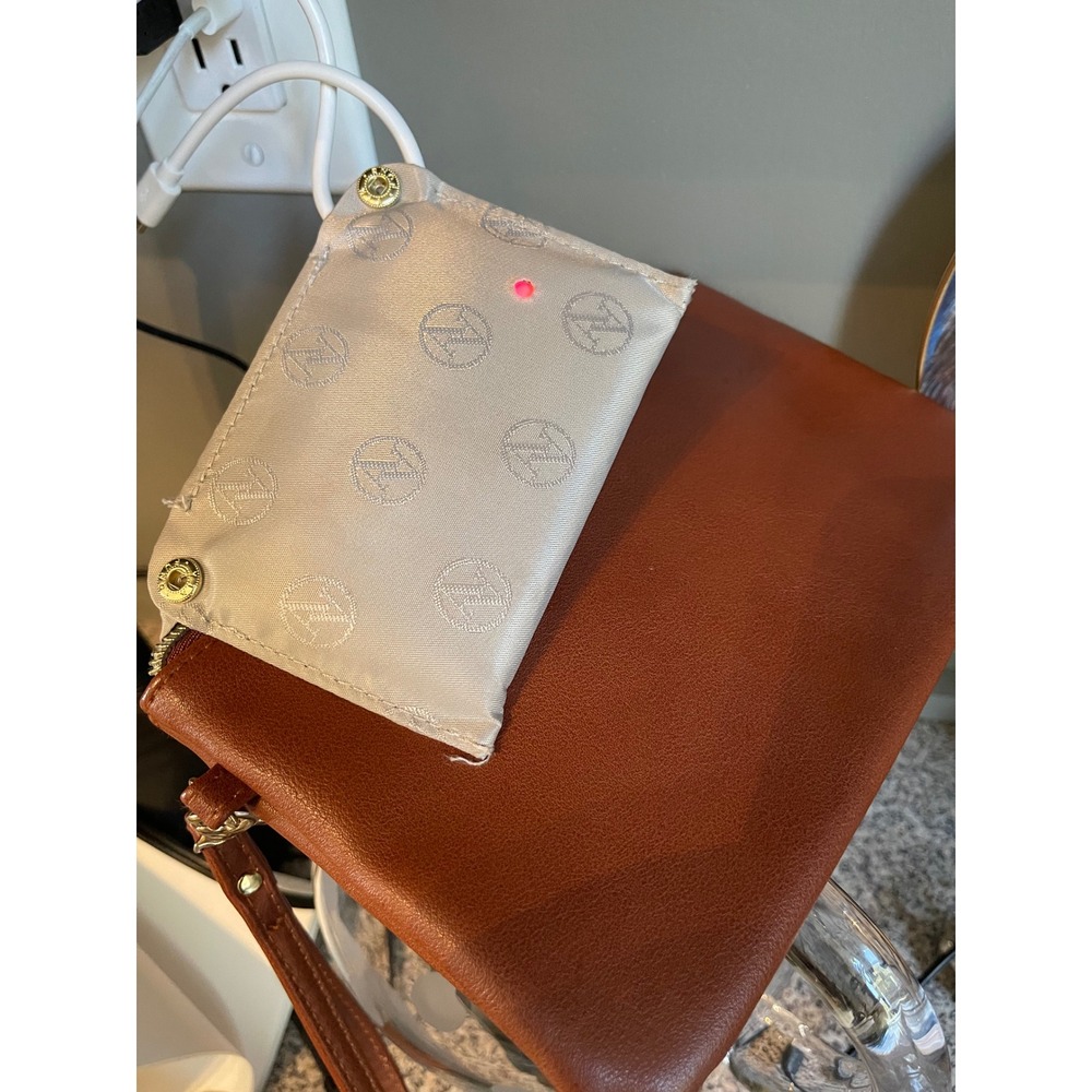 Adrienne Vittadini Charging Wristlet Women OS Brown Excellent Power Bank Clutch